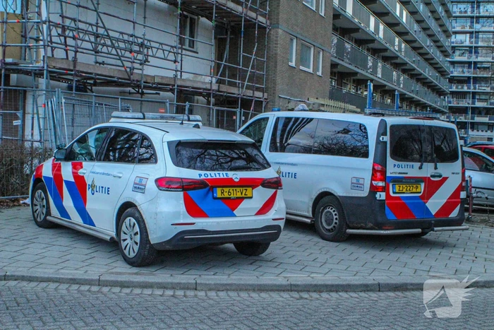 Onderzoek in flatwoning na aantreffen overledene