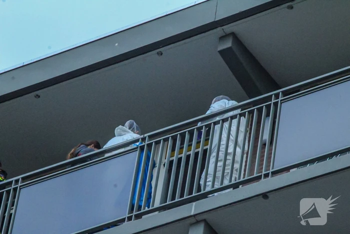 Onderzoek in flatwoning na aantreffen overledene