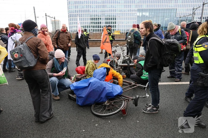 Meer dan 300 aanhoudingen bij demonstratie