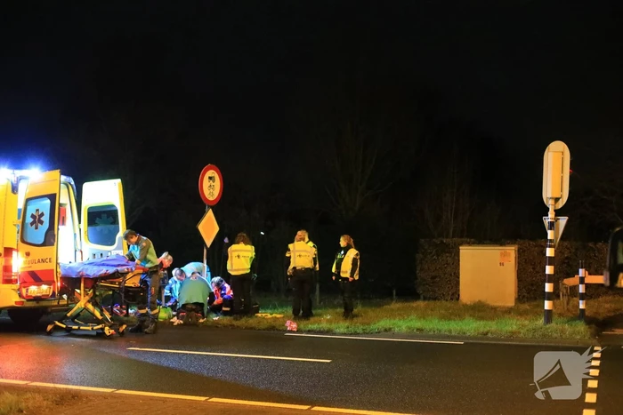 Zwaargewonde bij aanrijding tussen auto en fietser