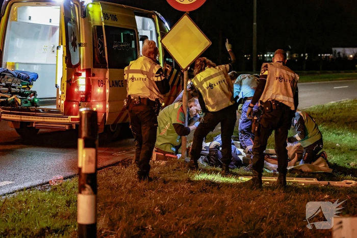 Zwaargewonde bij aanrijding tussen auto en fietser