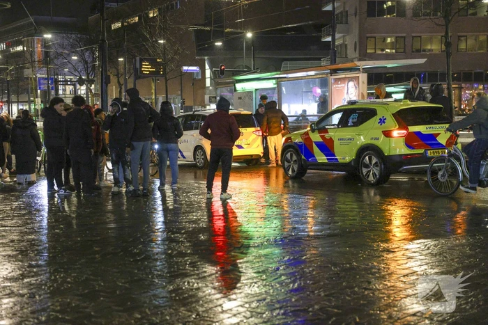 Gewonde na botsing met fietser, onrust tussen jongeren