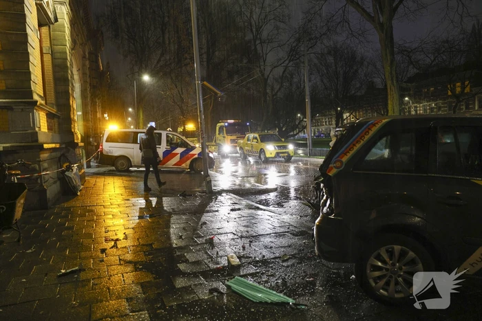 Fikse ravage bij aanrijding tussen meerdere voertuigen