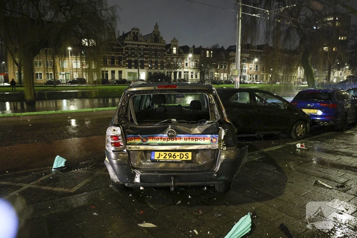 Fikse ravage bij aanrijding tussen meerdere voertuigen