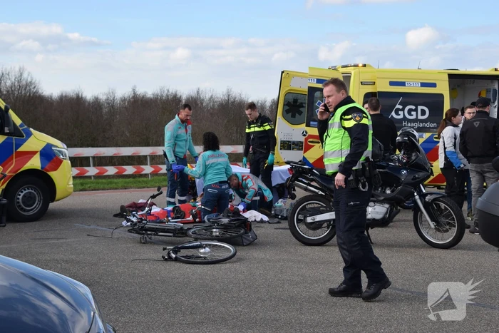 Meerdere gewonden bij ongeval tussen motorrijder en personen op tandem