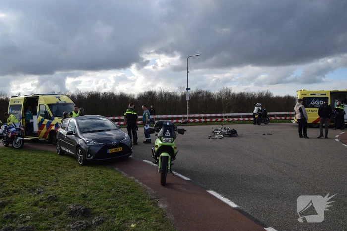 Meerdere gewonden bij ongeval tussen motorrijder en personen op tandem