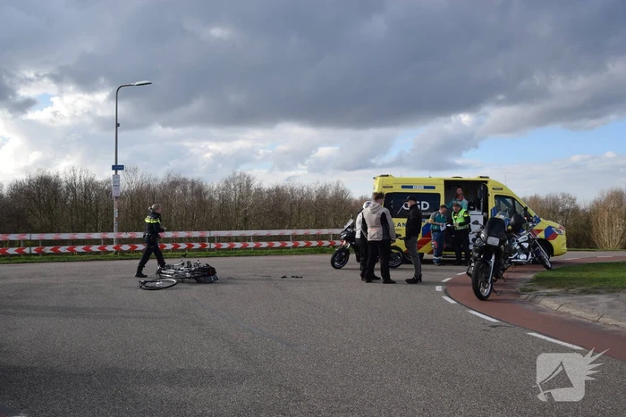 Meerdere gewonden bij ongeval tussen motorrijder en personen op tandem