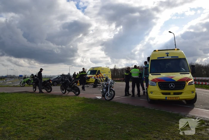 Meerdere gewonden bij ongeval tussen motorrijder en personen op tandem