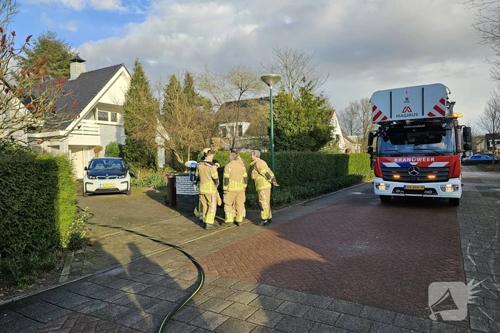 Isolatiemateriaal vat vlam in woning
