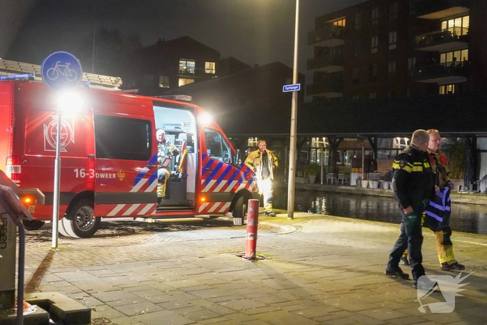 Hulpdiensten starten zoekactie na het aantreffen van een fiets langs de waterkant