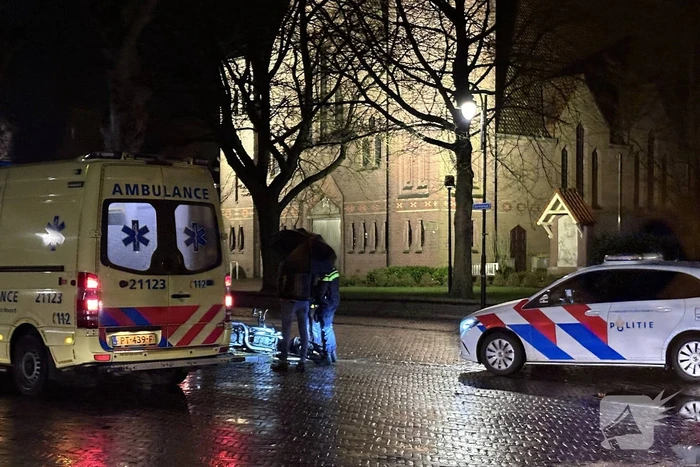 Motorrijder gaat onderuit en raakt gewond