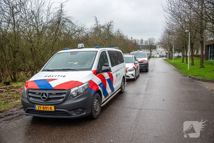 Politie overmeesterd agressieve man met mes