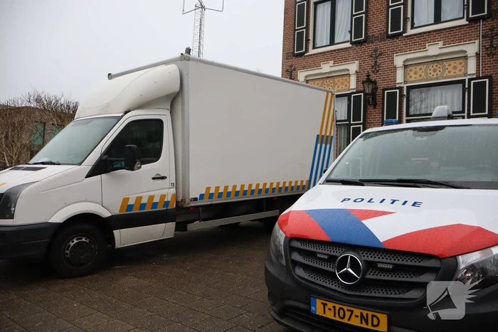 Wietplantage aangetroffen naast politiebureau