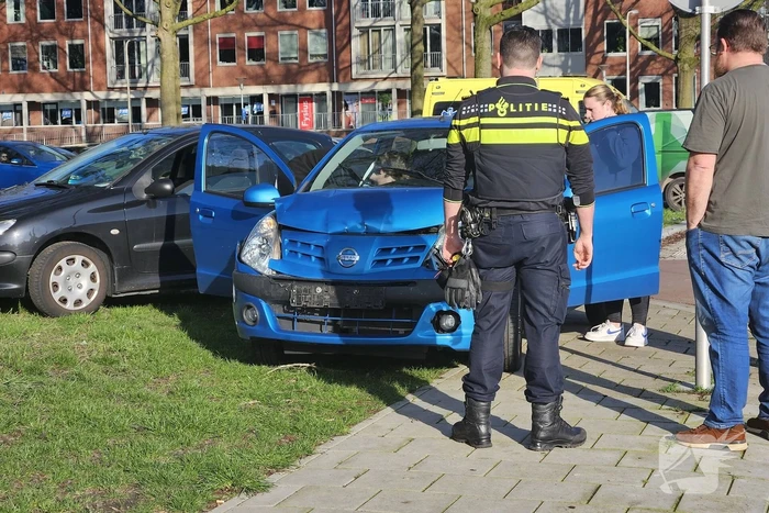 Fikse schade bij kop-staartbotsing voor verkeerslicht