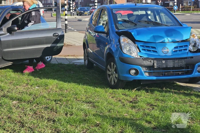 Fikse schade bij kop-staartbotsing voor verkeerslicht