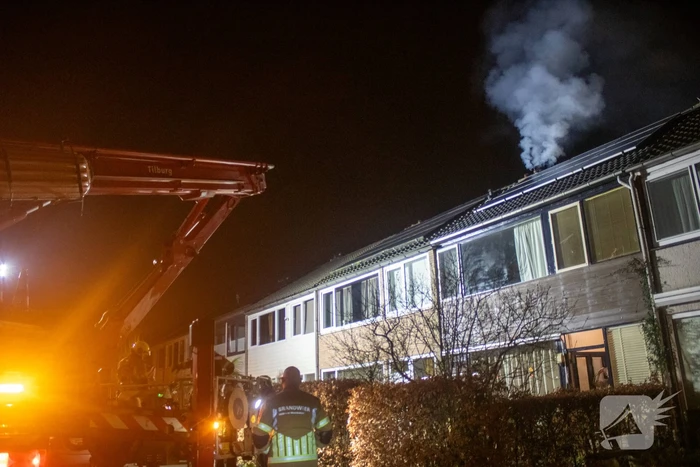 Flinke rookontwikkeling door schoorsteenbrand