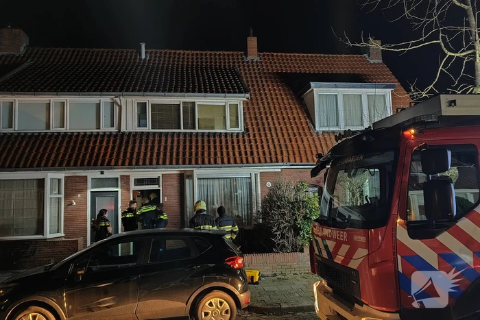 Hulpdiensten forceren deur van woning