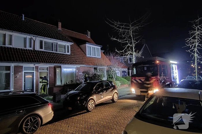 Hulpdiensten forceren deur van woning