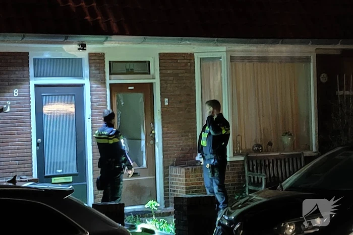 Hulpdiensten forceren deur van woning