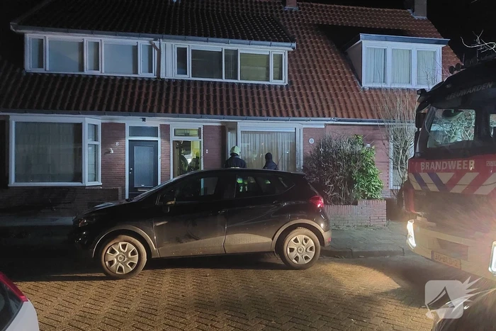 Hulpdiensten forceren deur van woning