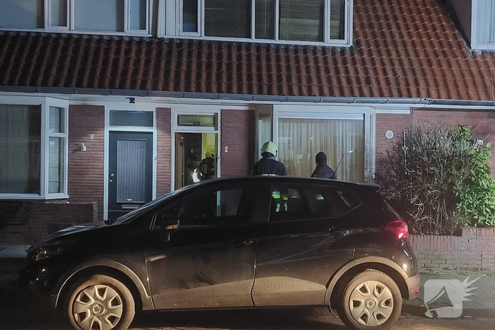Hulpdiensten forceren deur van woning