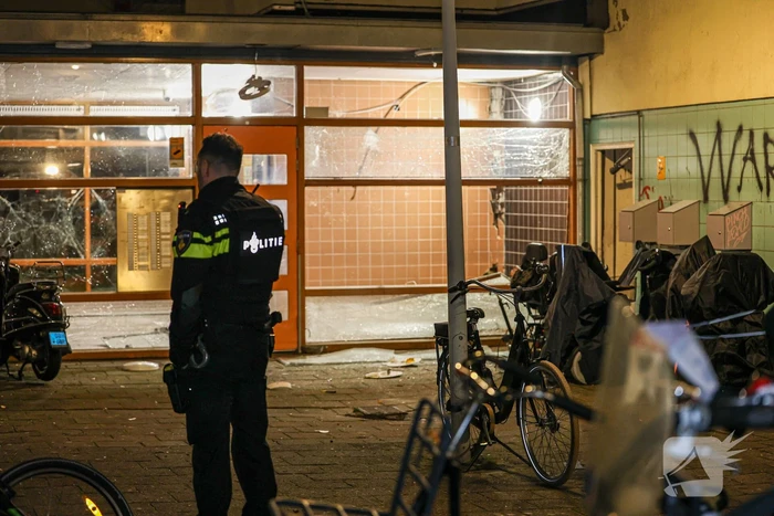 Grote schade aan portiek na explosie
