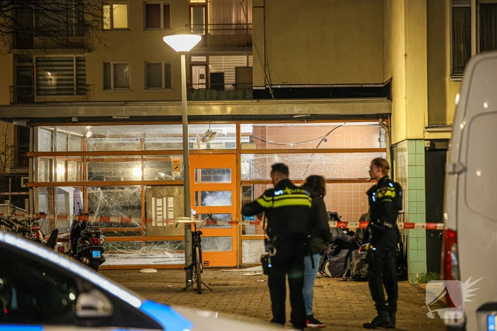 Grote schade aan portiek na explosie