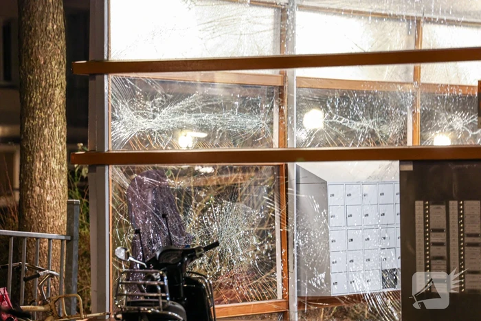 Grote schade aan portiek na explosie