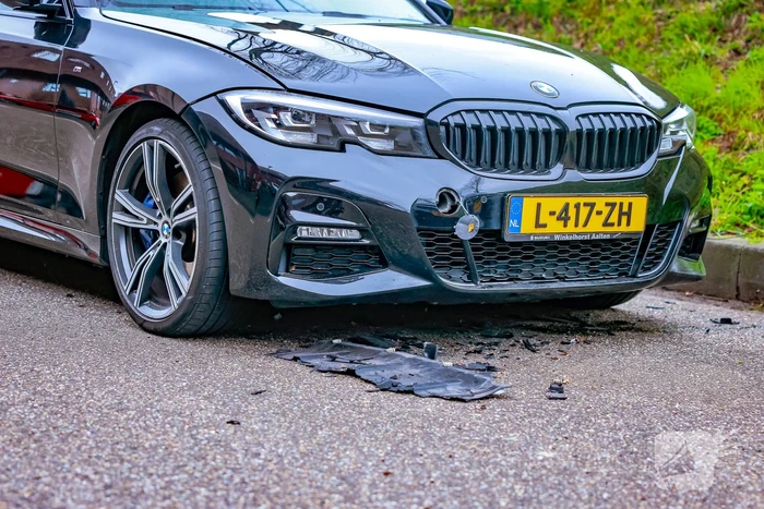 Explosie bij geparkeerde BMW-auto in Nieuwland