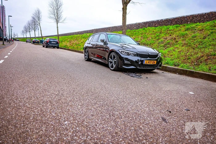 Explosie bij geparkeerde BMW-auto in Nieuwland