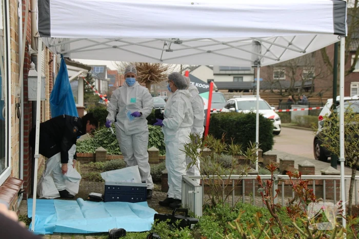 Overleden persoon aangetroffen, verdachte aangehouden