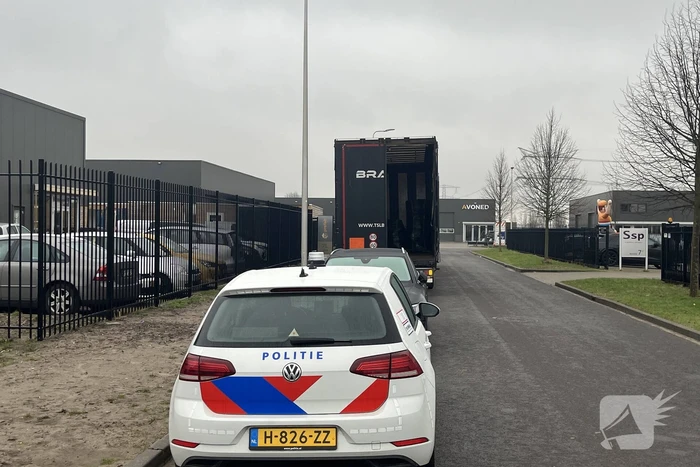 Vaten met onbekende stof aangetroffen