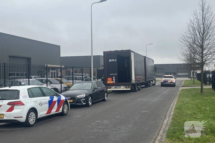 Vaten met onbekende stof aangetroffen