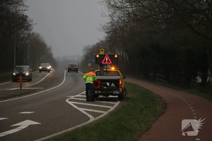 Auto getakeld na kop-staartbotsing