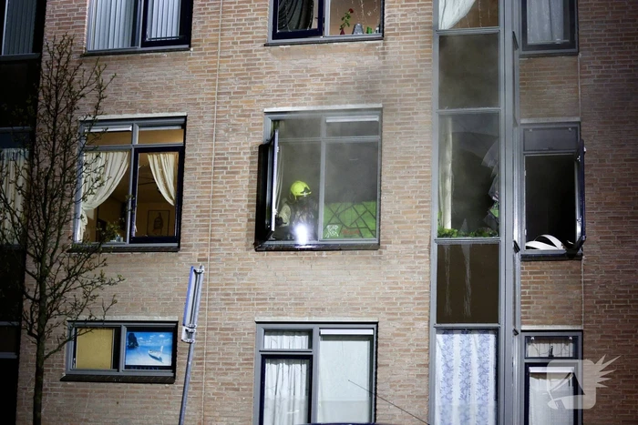 Meerdere bewoners gered bij hevige woningbrand