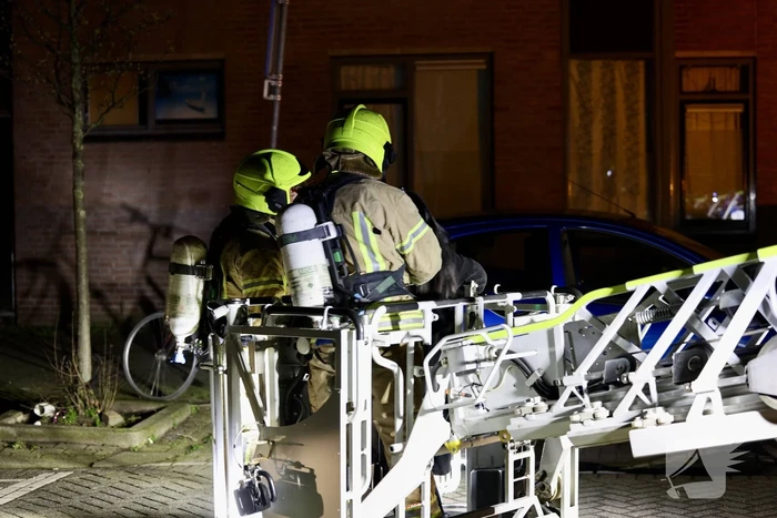 Meerdere bewoners gered bij hevige woningbrand
