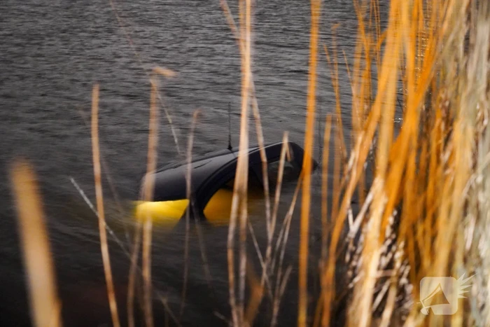 Automobilist verliest macht over stuur en belandt in het water