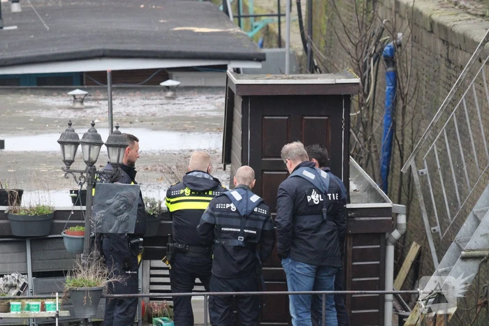 Overleden persoon aangetroffen in water