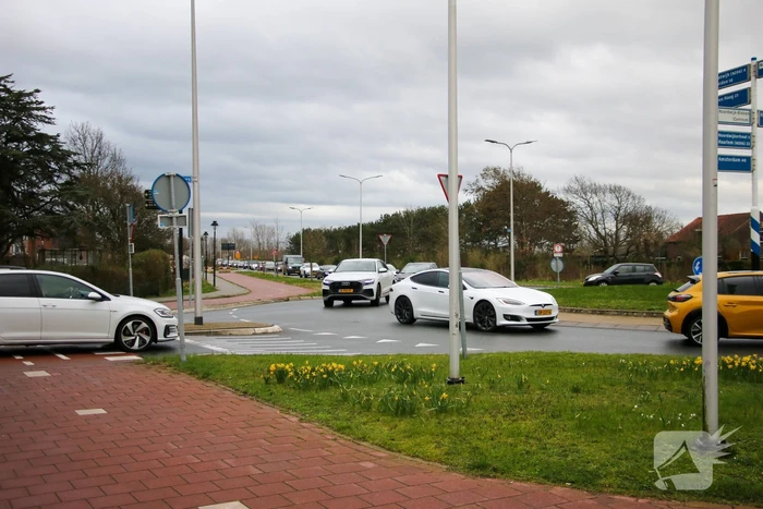 Overstekende scooterrijder aangereden door automobilist