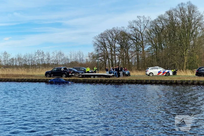 Zeer exclusieve Mercedes te water