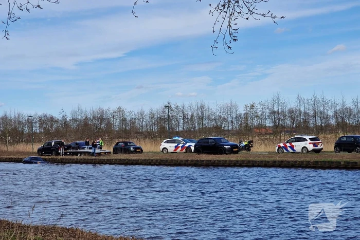 Zeer exclusieve Mercedes te water
