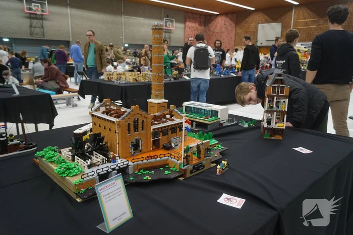 Sporthal walhalla voor liefhebbers van Lego