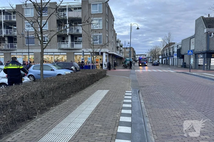 Brandweer dooft brand in kofferbak