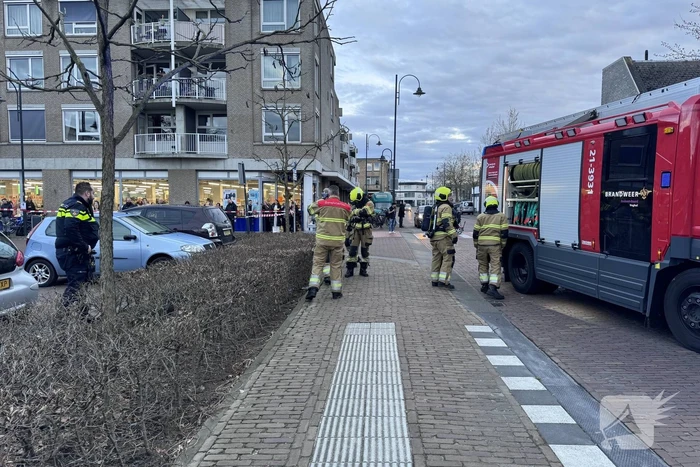 Brandweer dooft brand in kofferbak