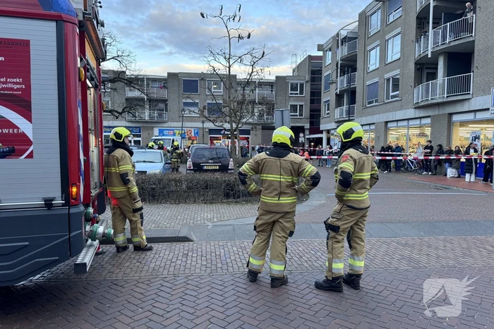 Brandweer dooft brand in kofferbak