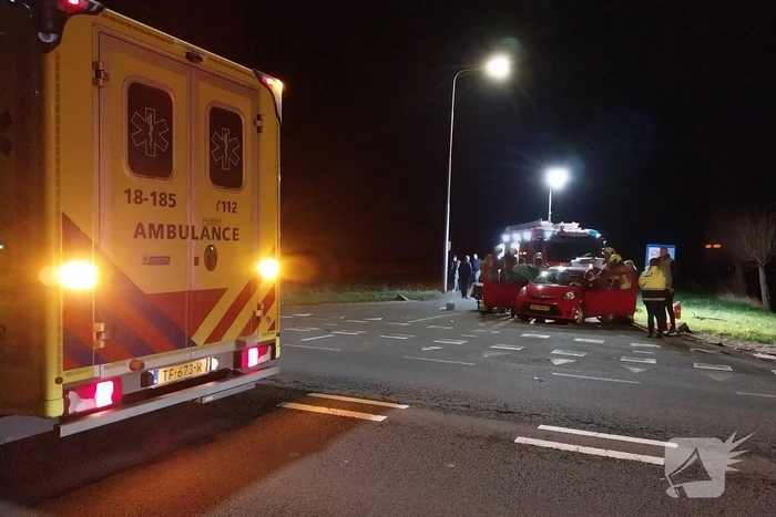 Brommerrijder gewond bij botsing met automobilist, traumahelikopter geland