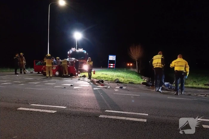 Brommerrijder gewond bij botsing met automobilist, traumahelikopter geland