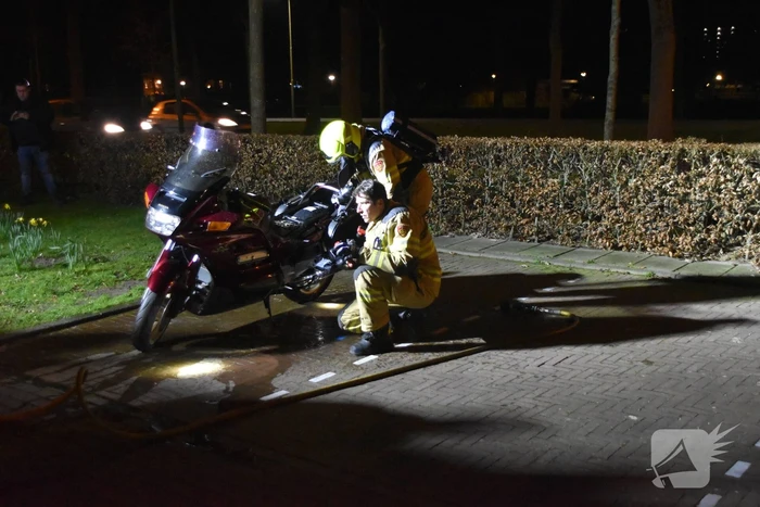Motor vat vlam tijdens parkeren