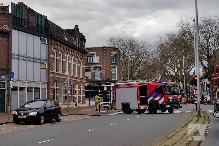 Brandweer ingezet voor losliggende dakpannen