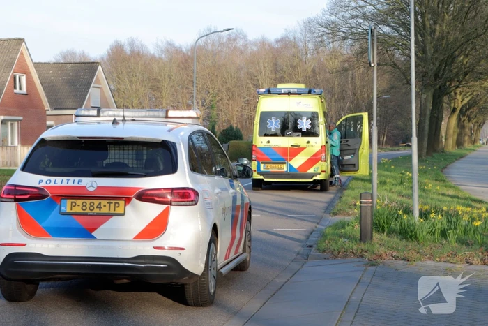 Automobilist gaat ervandoor na aanrijding met fietser